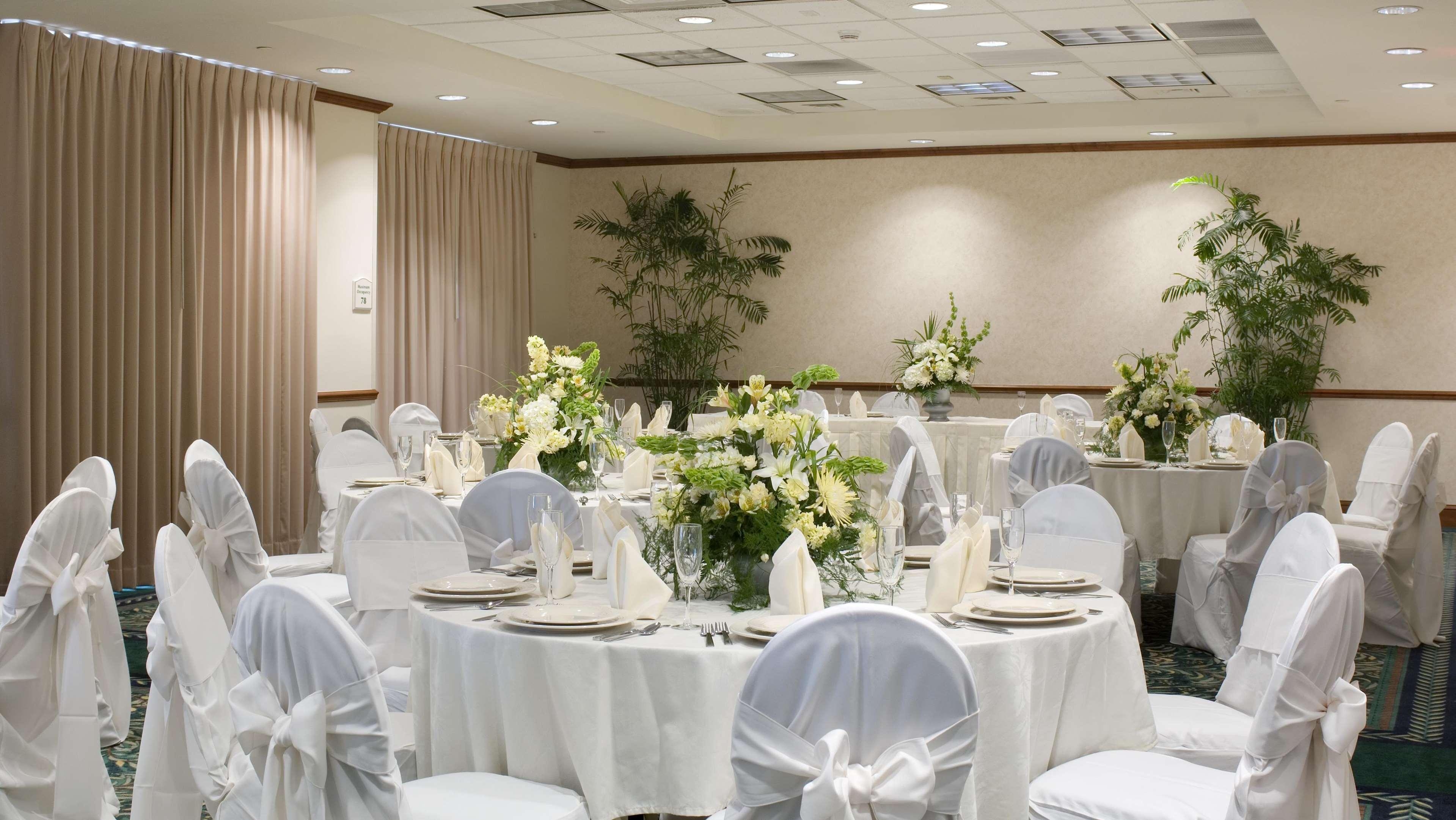 Hilton Garden Inn Tampa East Brandon Mango Restaurant bilde